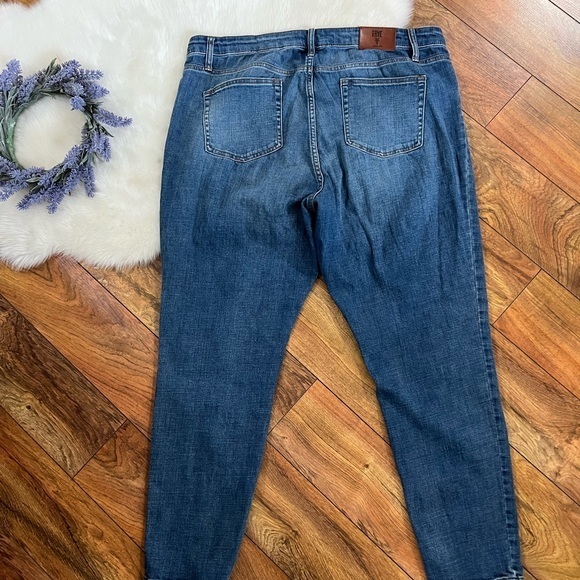 Frye medium wash skinny cropped denim jeans B7-34 - Picture 9 of 12